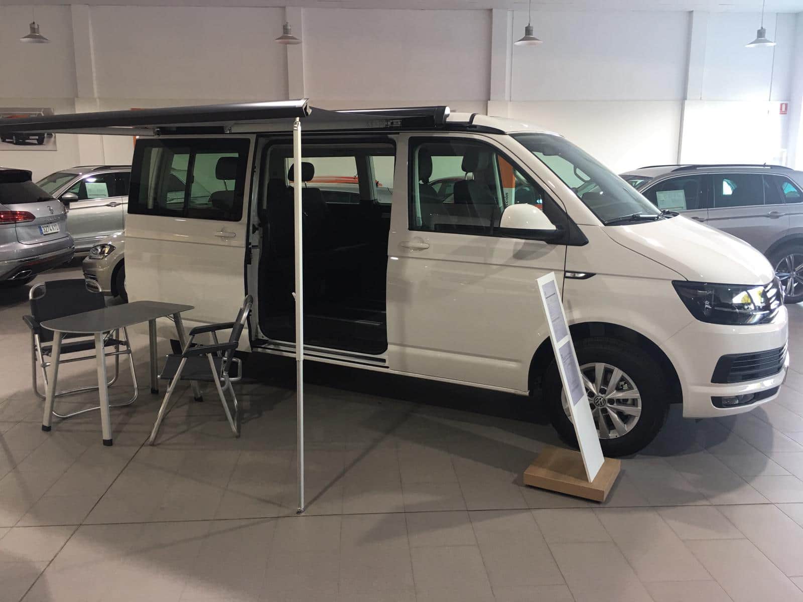 Alquiler furgoneta Volkswagen California Beach Camper
