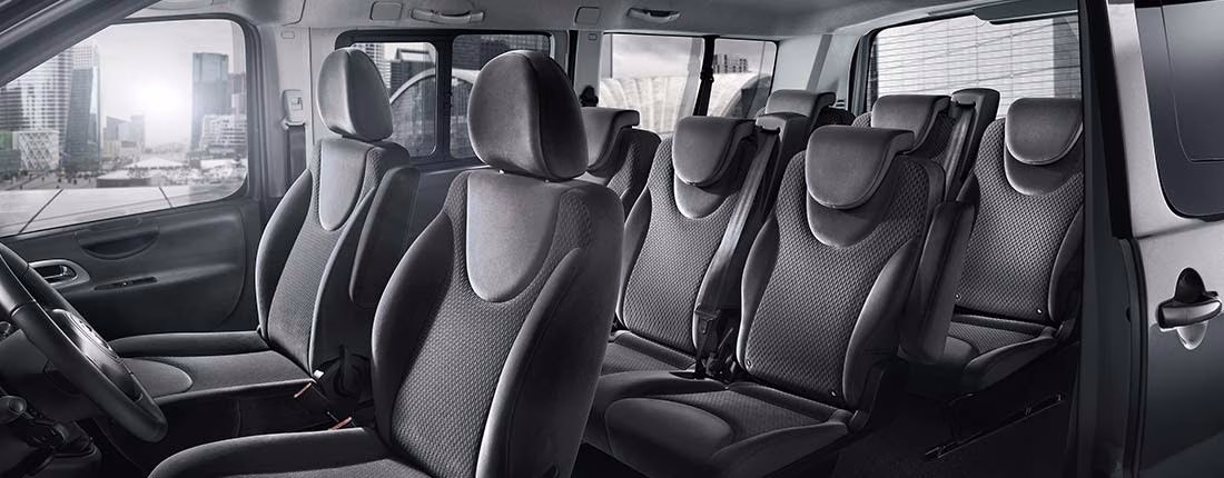 Interior de una Fiat Scudo de 9 plazas de Alba-Car Alquiler de furgonetas en Valencia: interior de una Fiat Scudo de 9 plazas